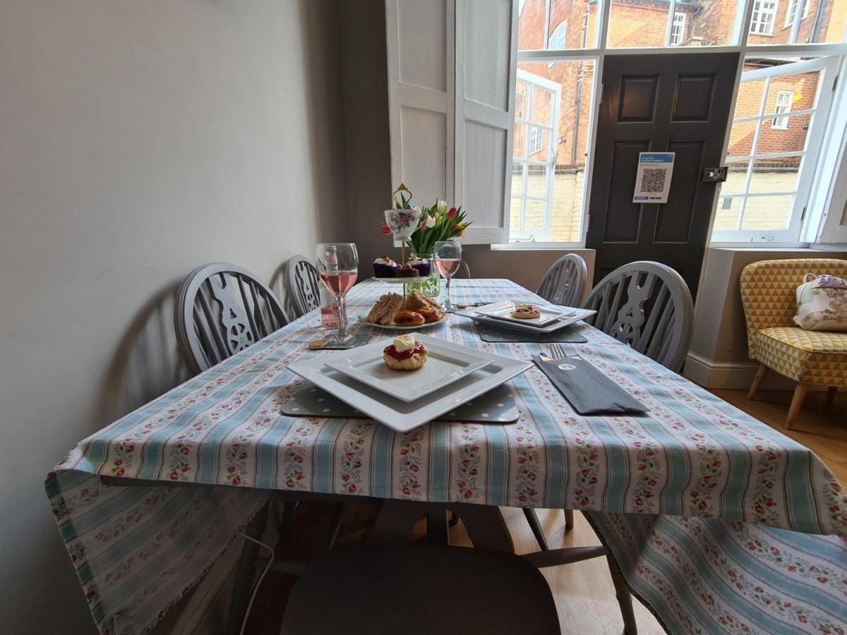Coopers, Ground Floor Apartment With 2 Bedrooms And 2 Bathrooms Within A Georgian Listed Building Burton-upon-Trent Esterno foto