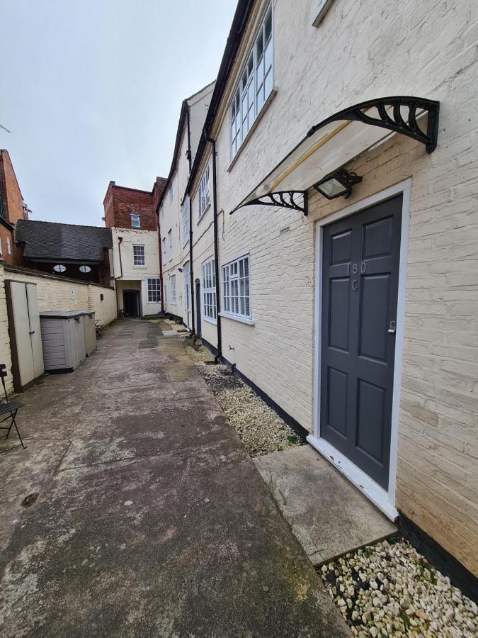 Coopers, Ground Floor Apartment With 2 Bedrooms And 2 Bathrooms Within A Georgian Listed Building Burton-upon-Trent Esterno foto