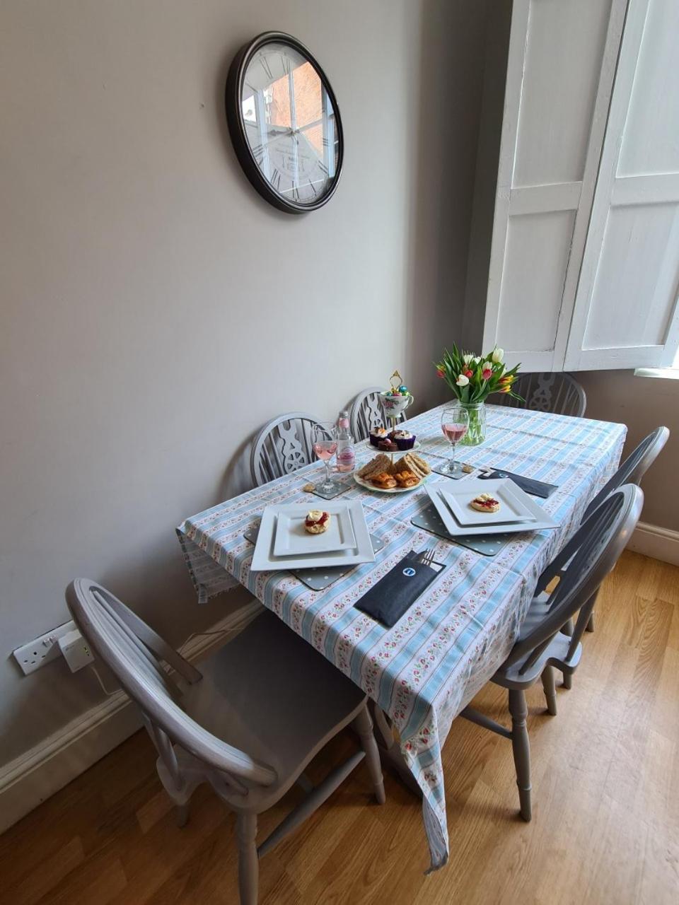 Coopers, Ground Floor Apartment With 2 Bedrooms And 2 Bathrooms Within A Georgian Listed Building Burton-upon-Trent Esterno foto