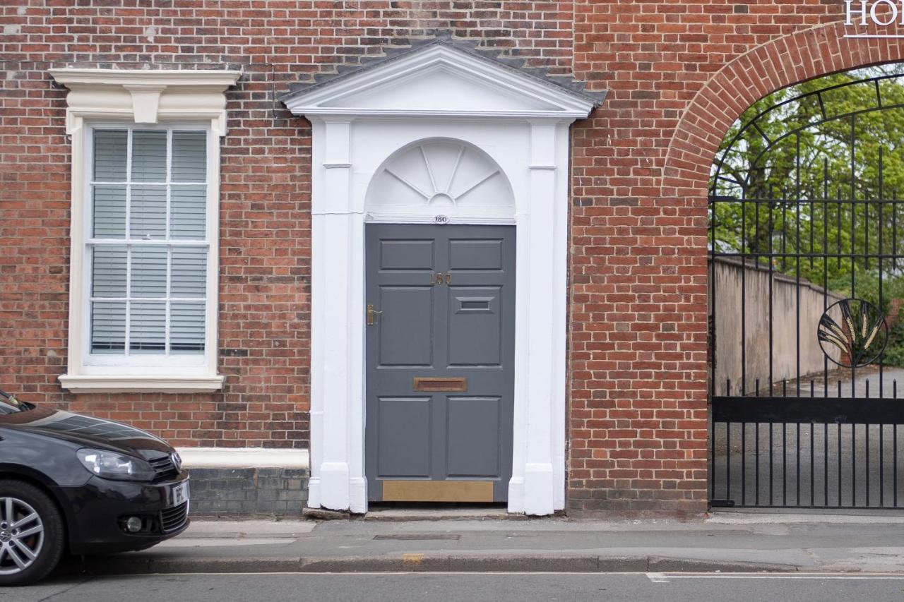 Coopers, Ground Floor Apartment With 2 Bedrooms And 2 Bathrooms Within A Georgian Listed Building Burton-upon-Trent Esterno foto